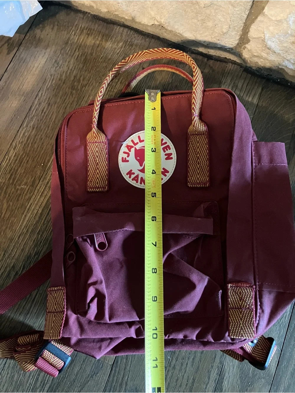 Fjallraven Kånken Mini Backpack in Burgundy